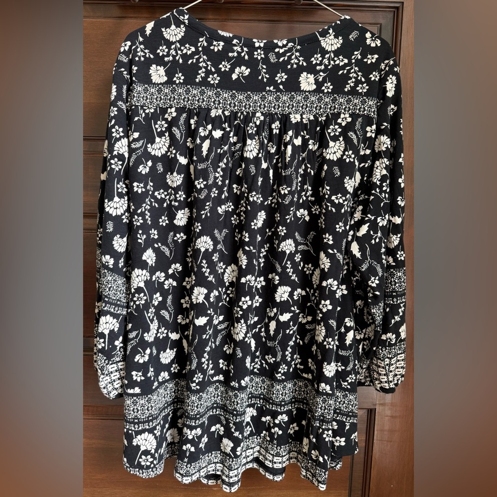 Lucky Brand Black and White Graphic 3/4 Sleeve Tunic - Picture 2 of 11